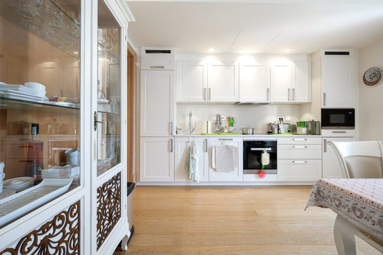 Flat in Tivat, Montenegro, 135 m² - picture 13