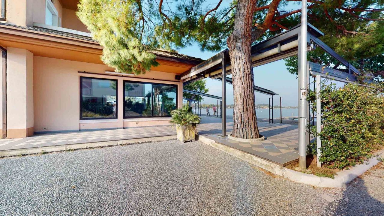Hotel in Manerba del Garda, Italien, 834 m² - Foto 1
