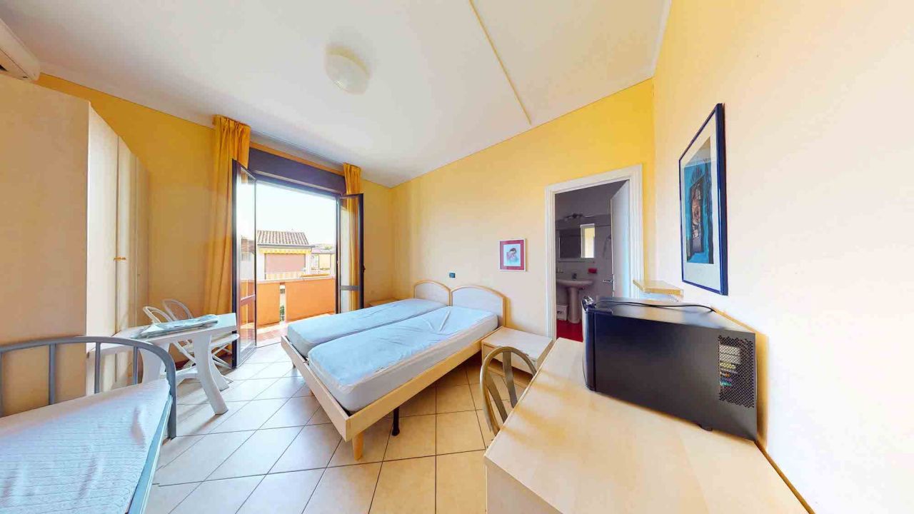 Hotel en Manerba del Garda, Italia, 834 m² - imagen 4