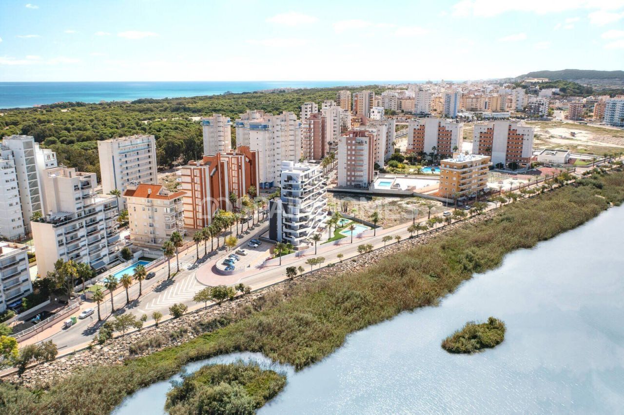 Penthouse in Guardamar del Segura, Spain, 80 m² - picture 1