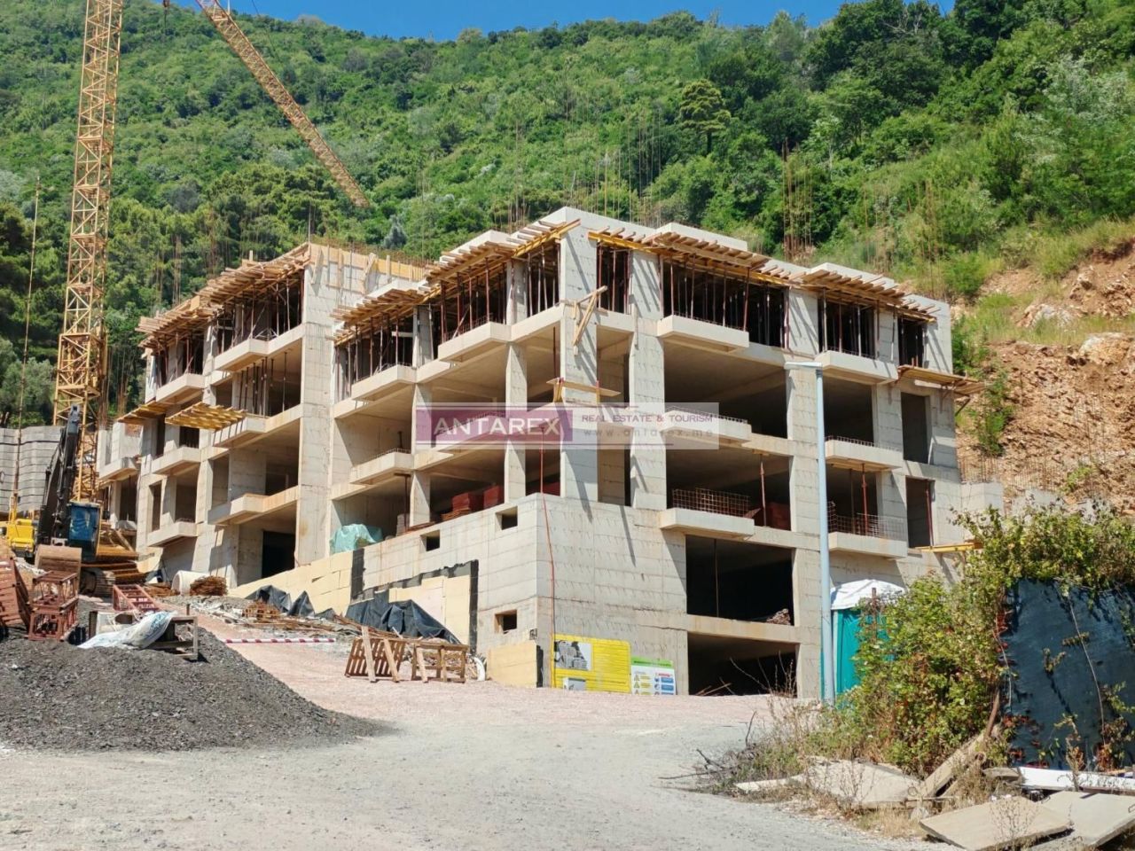 Apartment in Budva, Montenegro, 46 m² - picture 3