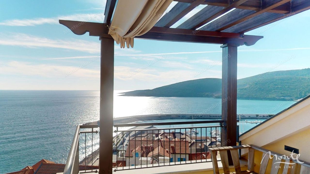 Piso en Tivat, Montenegro, 133 m² - imagen 1