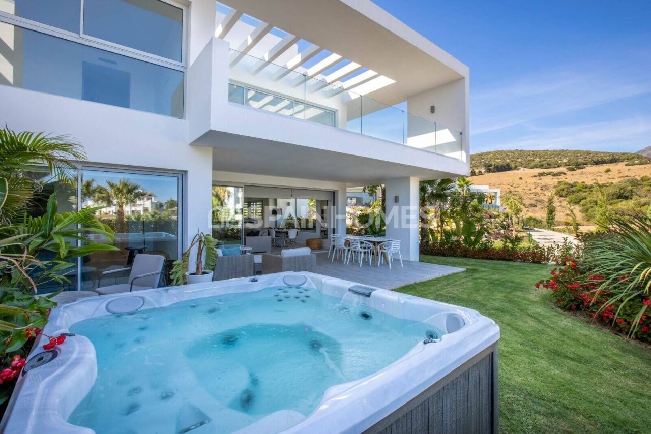 Apartment in Casares, Spain, 105 m² - picture 9