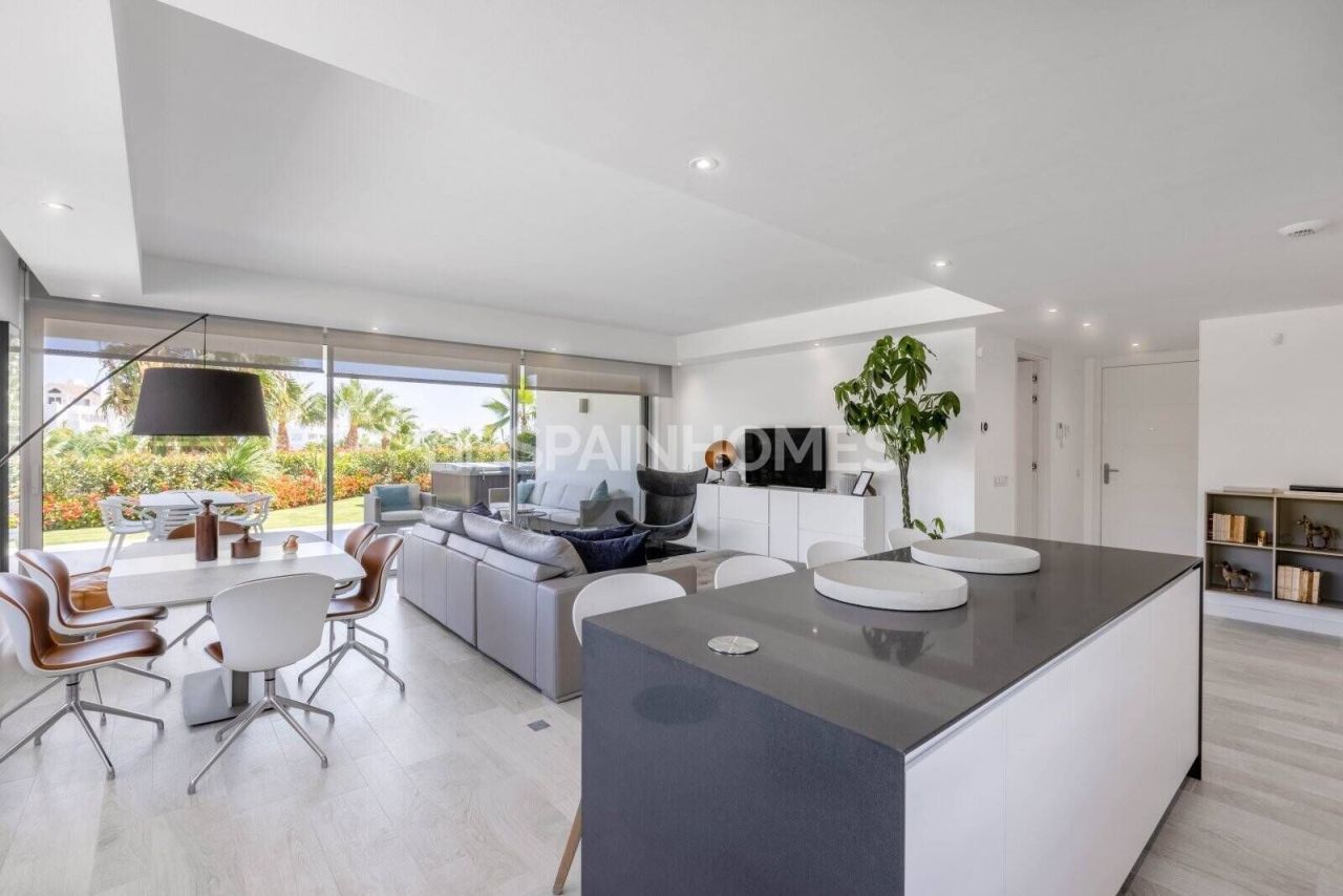 Apartment in Casares, Spain, 105 m² - picture 14