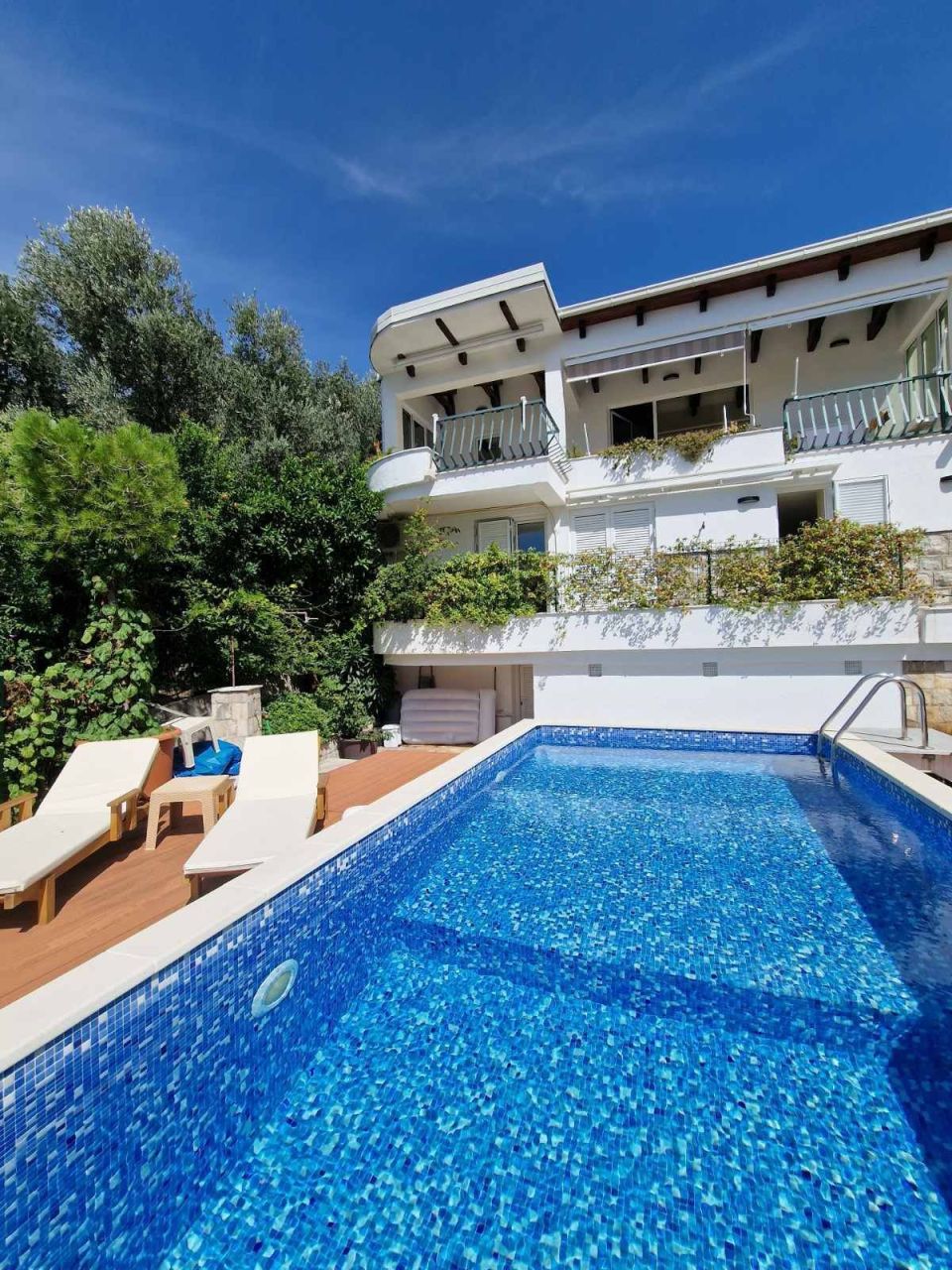 Villa in Sveti Stefan, Montenegro, 250 m² - picture 1