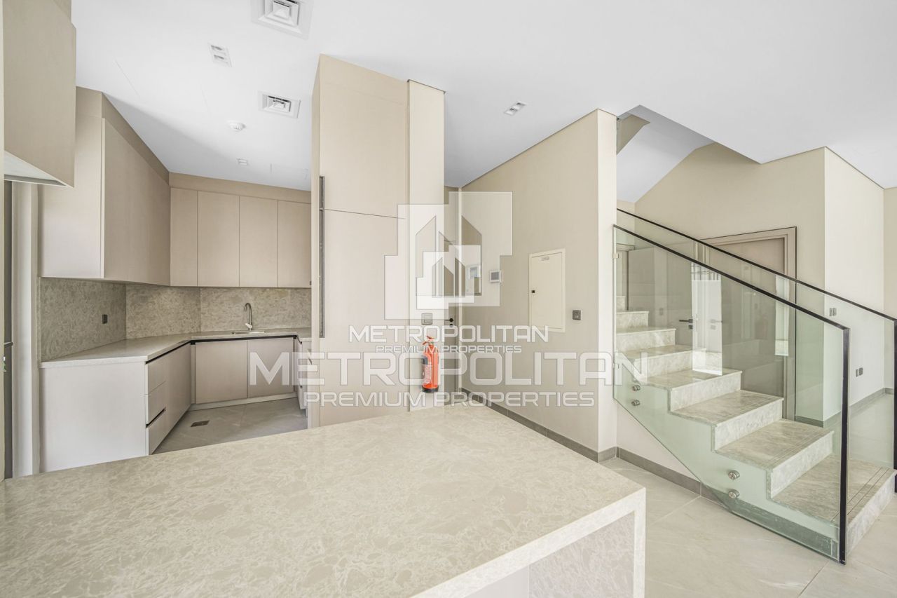 Townhouse a Dubai, EAU, 334 m² - foto 5