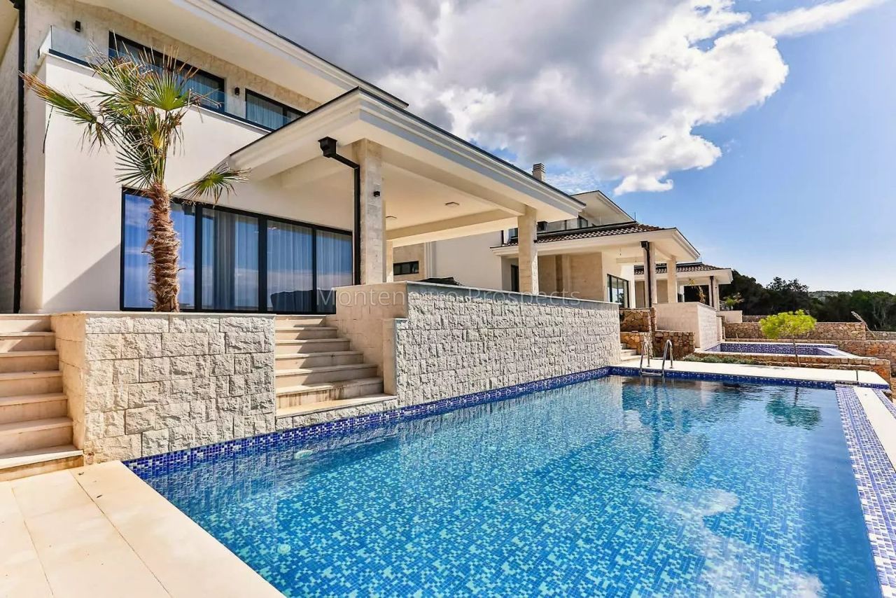 Villa à Utjeha, Monténégro, 340 m² - image 1