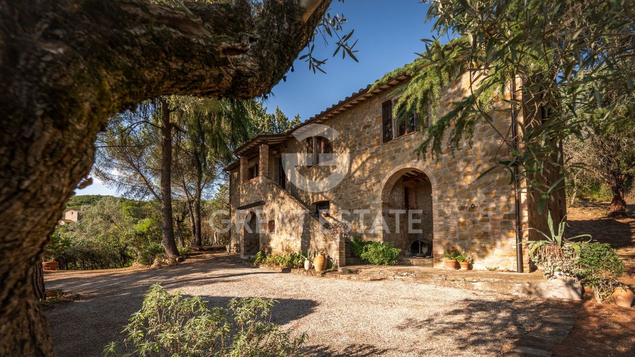 Casa en Magione, Italia, 274.6 m² - imagen 1
