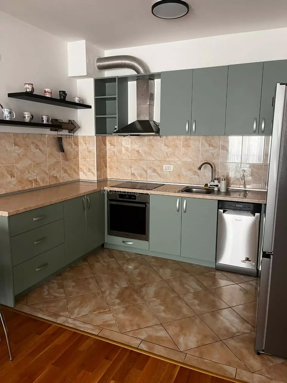 Apartment in Petrovac, Montenegro, 81 m² - Foto 1