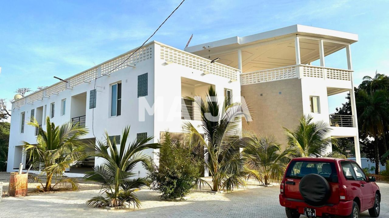 Villa Tujering, Gambie, 1 600 m² - image 1