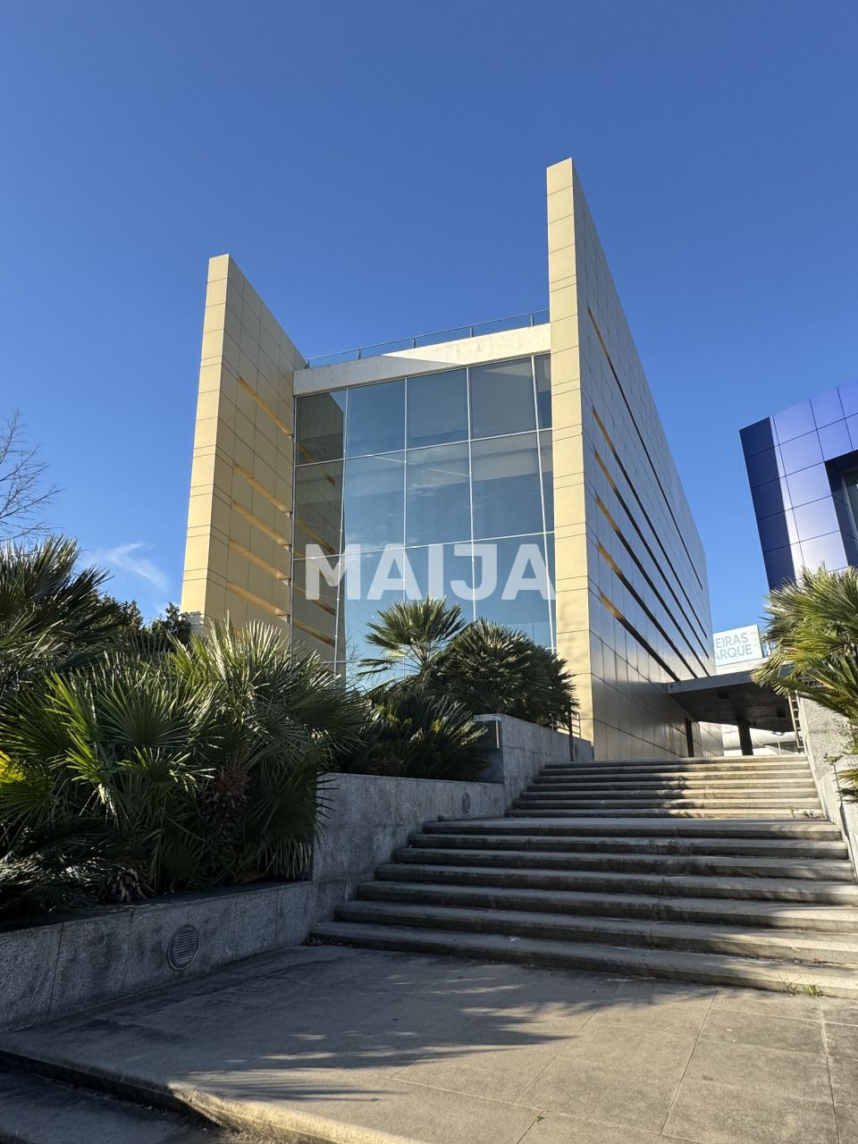 Cafe, restaurant in Lisbon, Portugal, 4 000 m² - picture 1