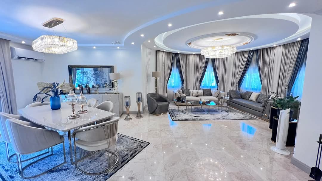 Villa in Alanya, Türkei, 313 m² - Foto 1