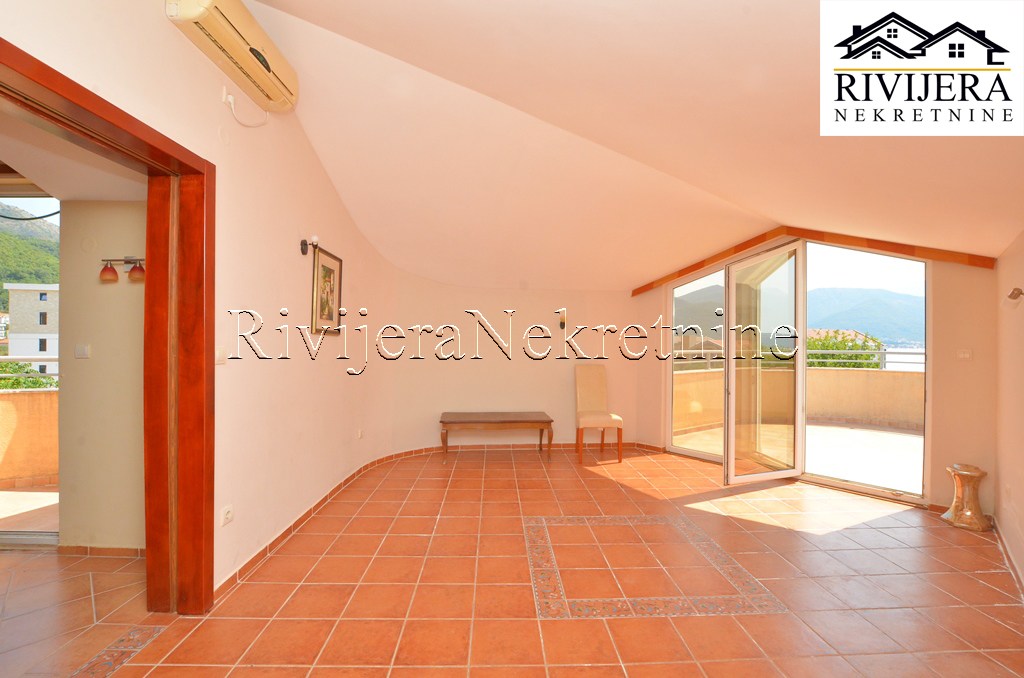 Appartamento a Herceg-Novi, Montenegro, 84 m² - foto 1