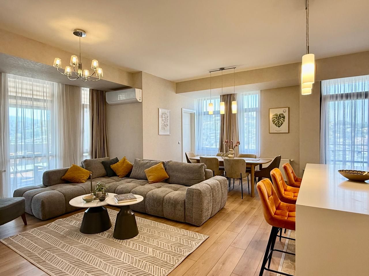 Flat in Tbilisi, Georgia, 250 m² - picture 1