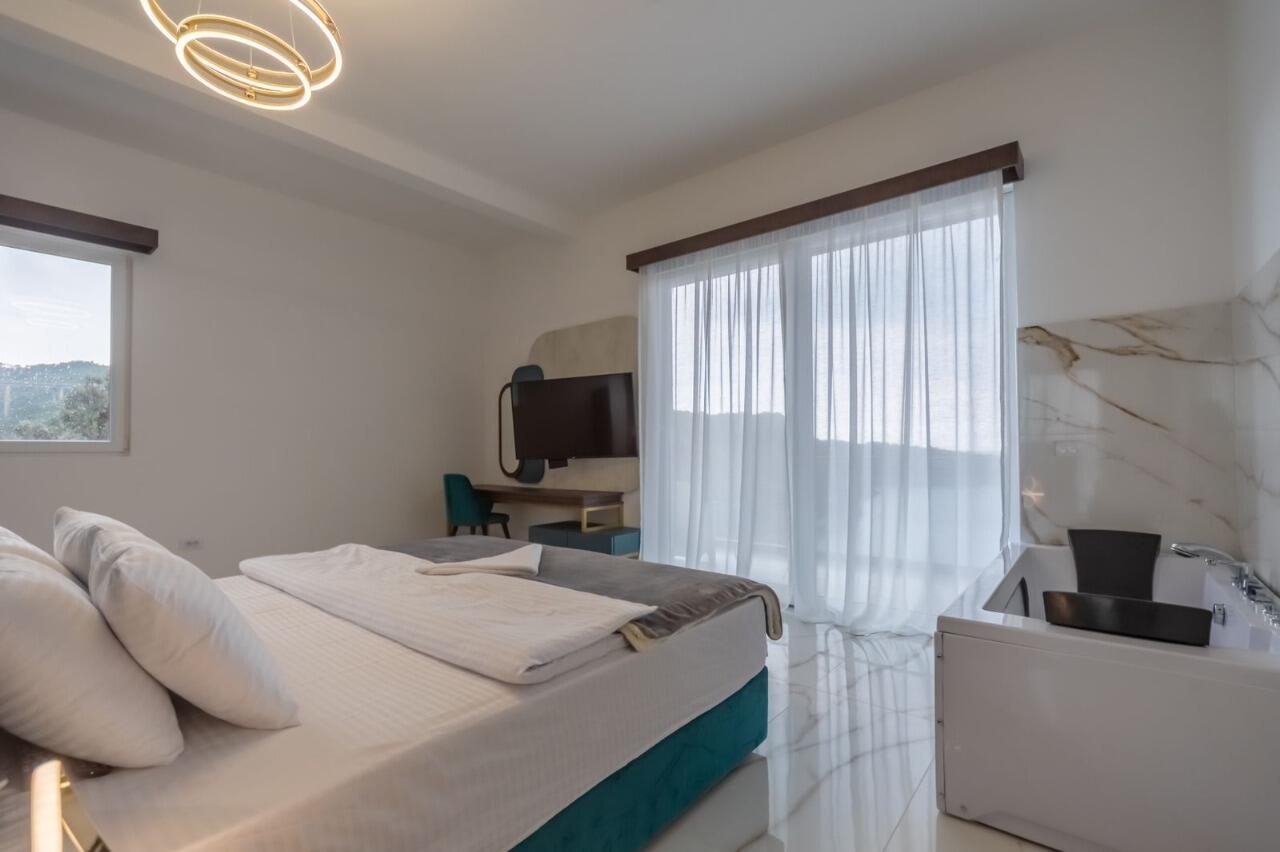 House in Dobra Voda, Montenegro, 318 m² - picture 4