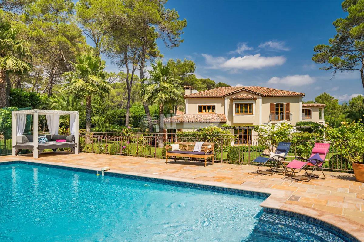 Villa en Mougins, Francia, 750 m² - imagen 1