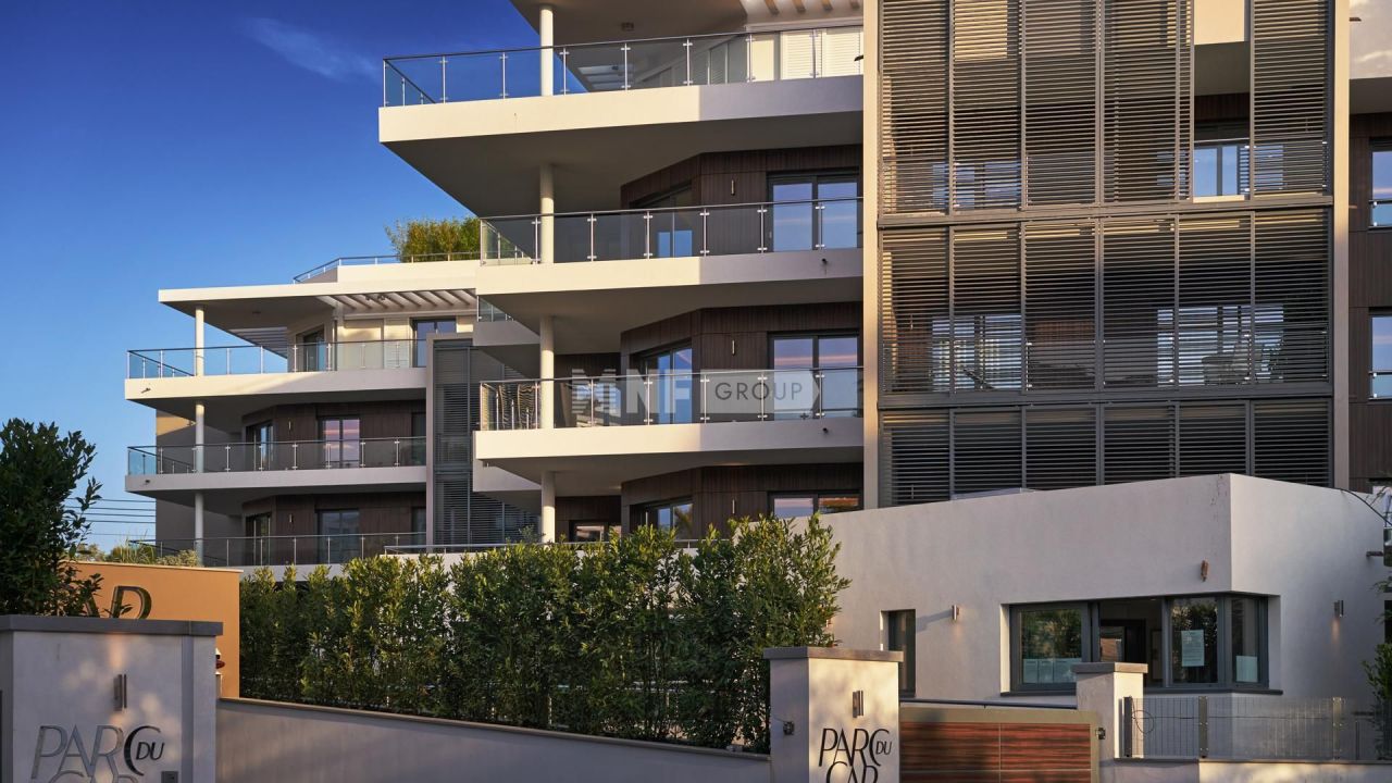 Appartement au Cap d'Antibes, France, 161 m² - image 1