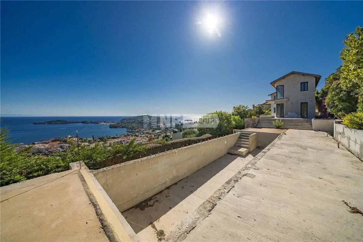 Villa à Beaulieu-sur-Mer, France, 320 m² - image 1