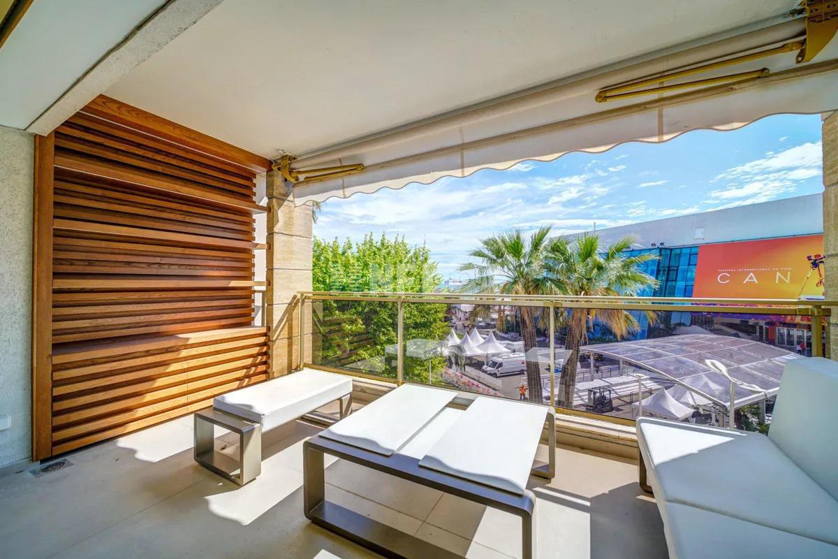 Apartment in Cannes, France, 100 m² - picture 2