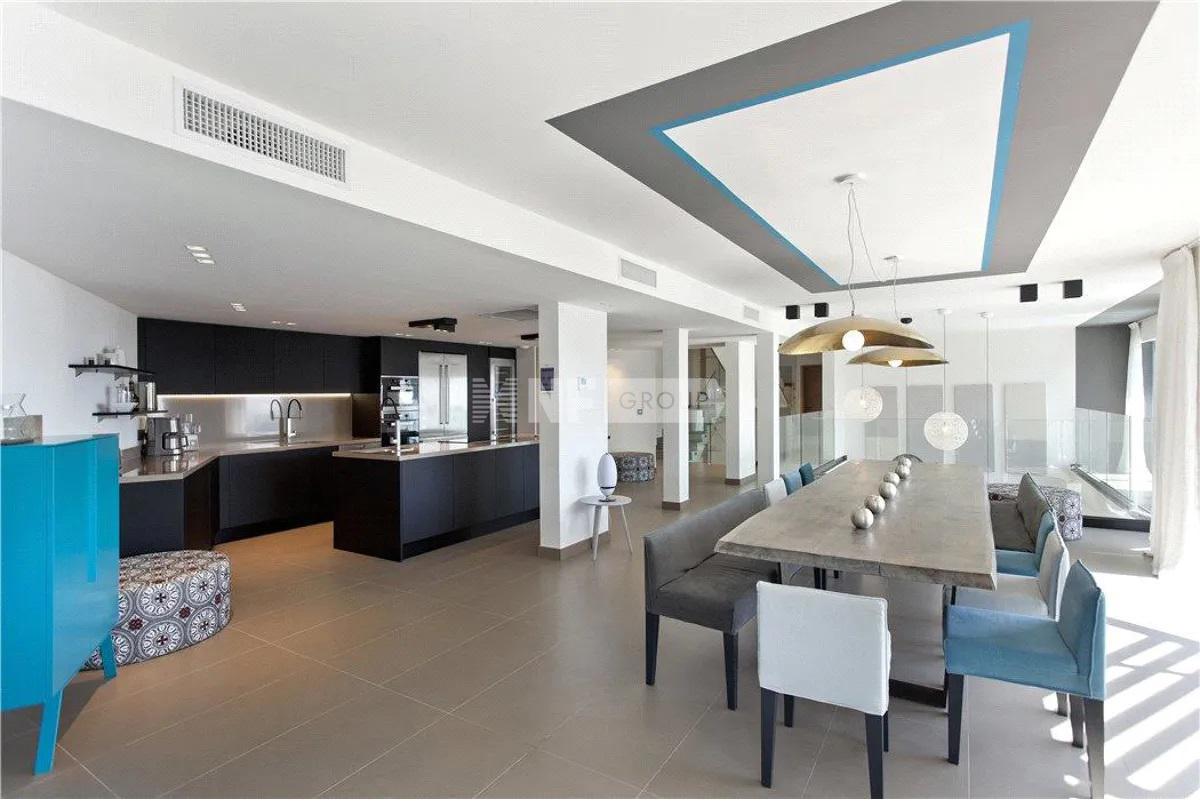 Mansion in Cannes, France, 587 m² - picture 15