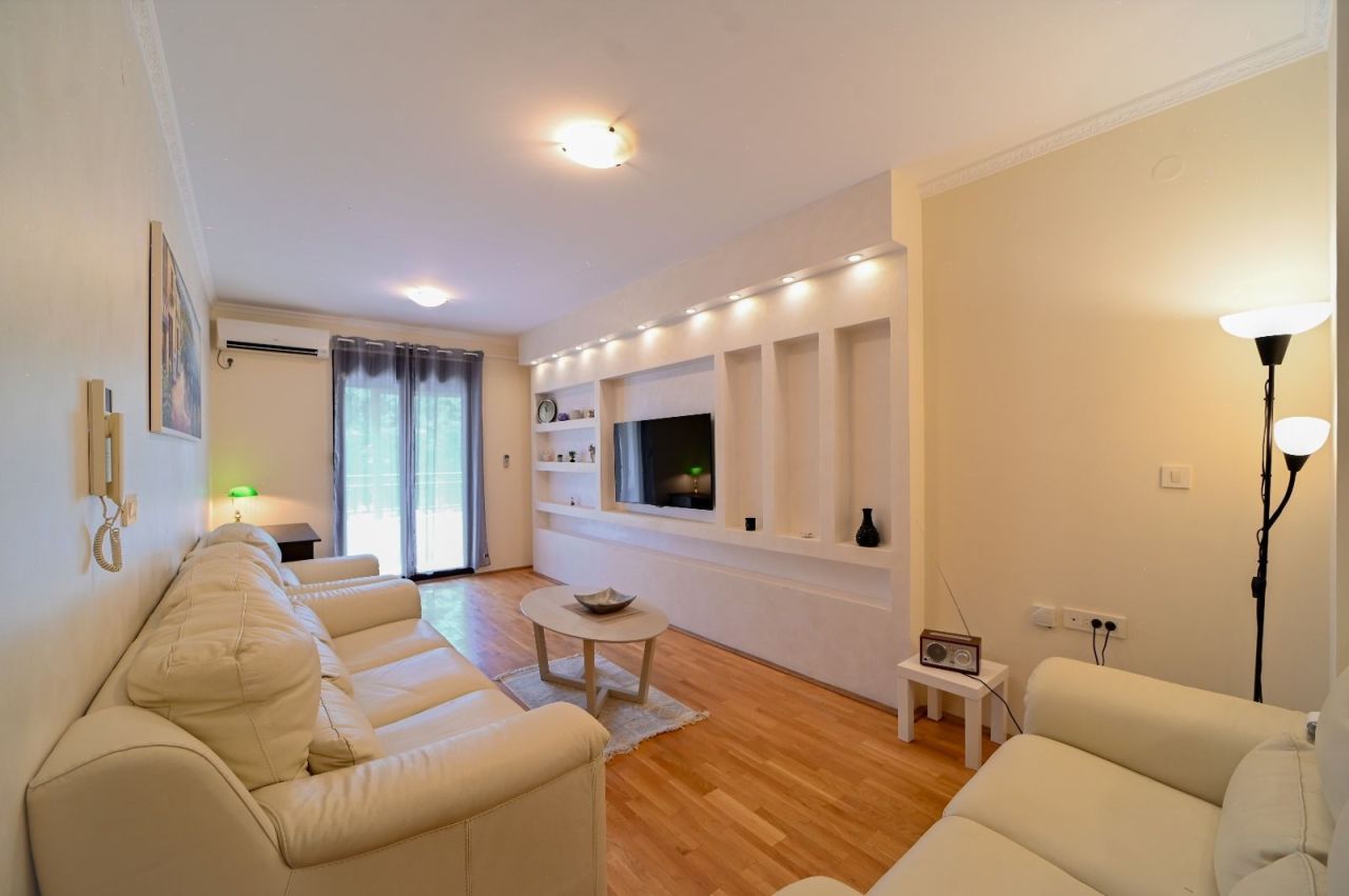 Apartment in Budva, Montenegro, 83 m² - Foto 1