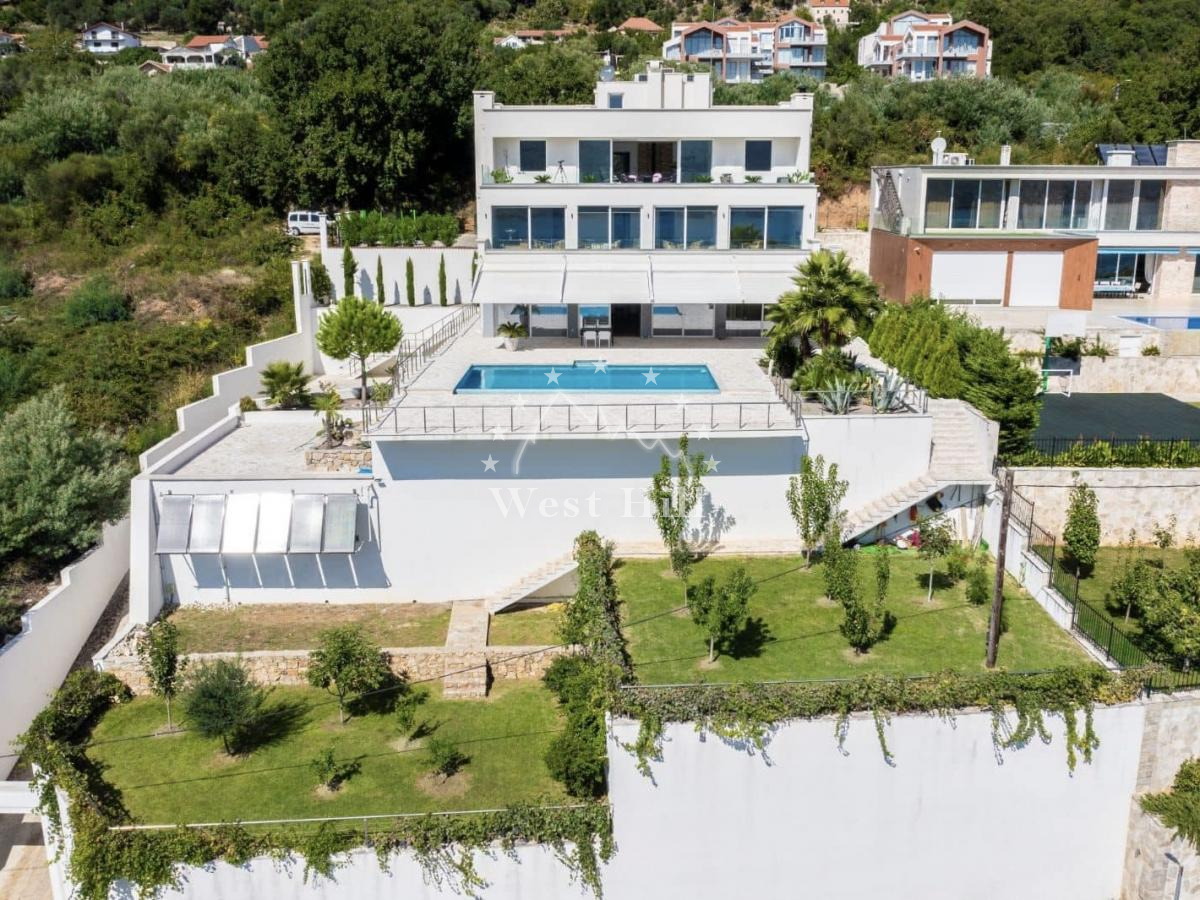 Casa en Denovici, Montenegro, 760 m² - imagen 1