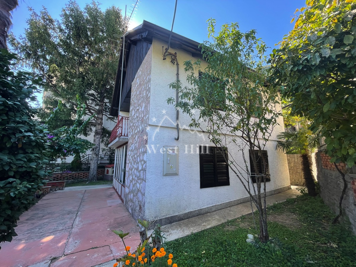 Haus in Stoliw, Montenegro, 104 m² - Foto 1