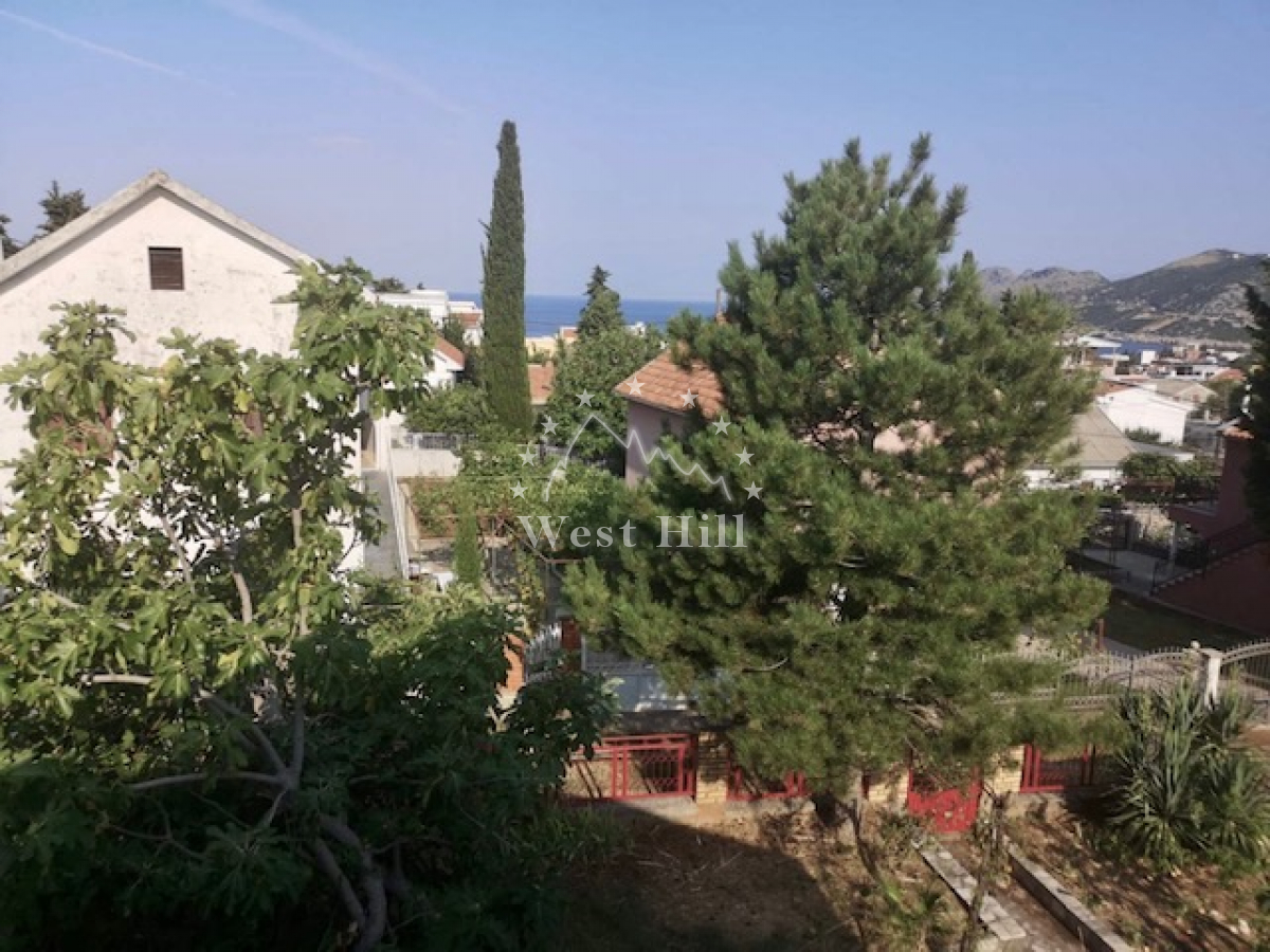Haus in Dobra Voda, Montenegro, 180 m² - Foto 1