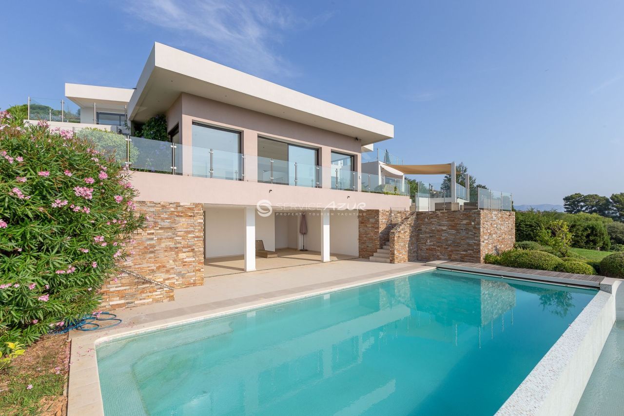 Villa à Antibes, France, 240 m² - image 2