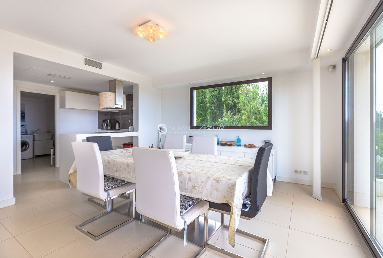 Villa à Antibes, France, 240 m² - image 15