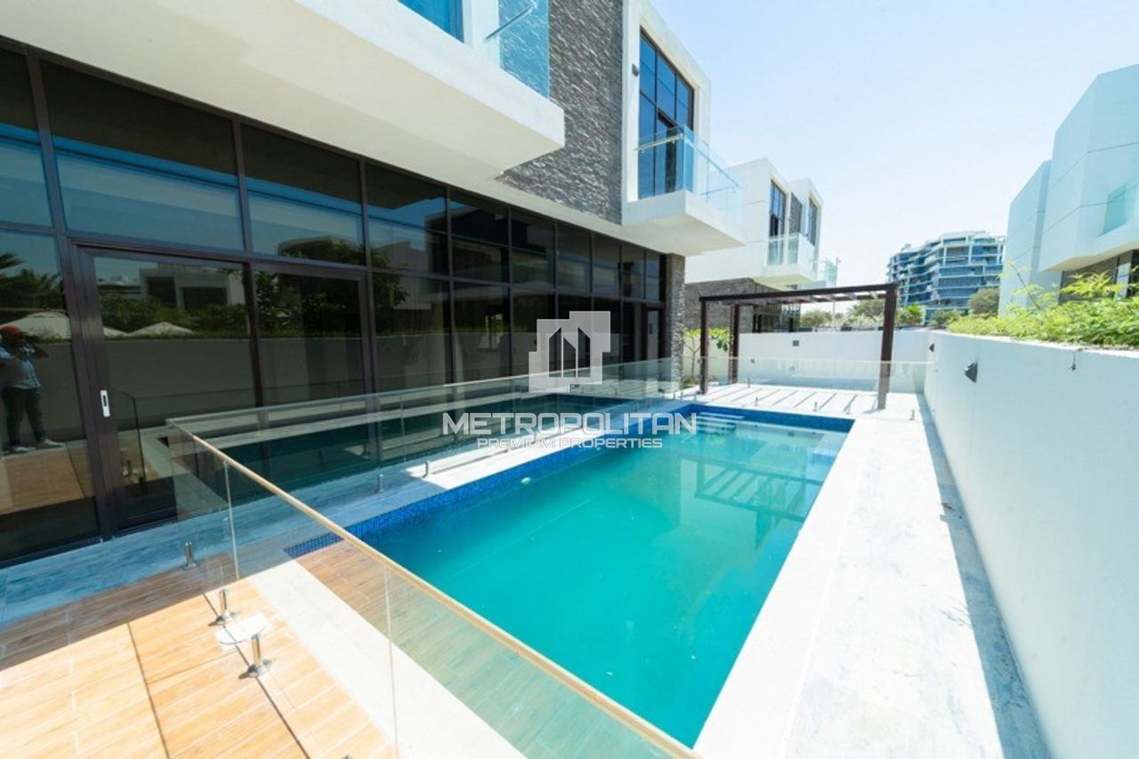 Villa in Dubai, UAE, 409 m² - picture 1