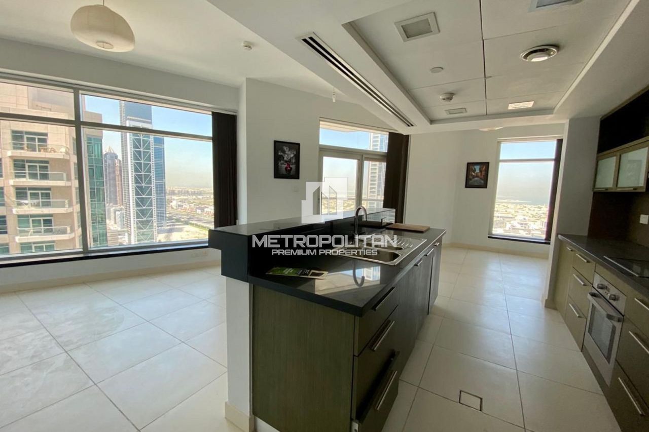 Apartment in Dubai, UAE, 82 m² - picture 1