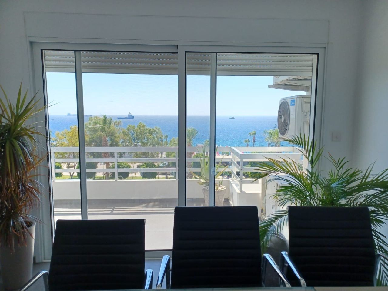 Apartment in Larnaca, Cyprus - picture 1