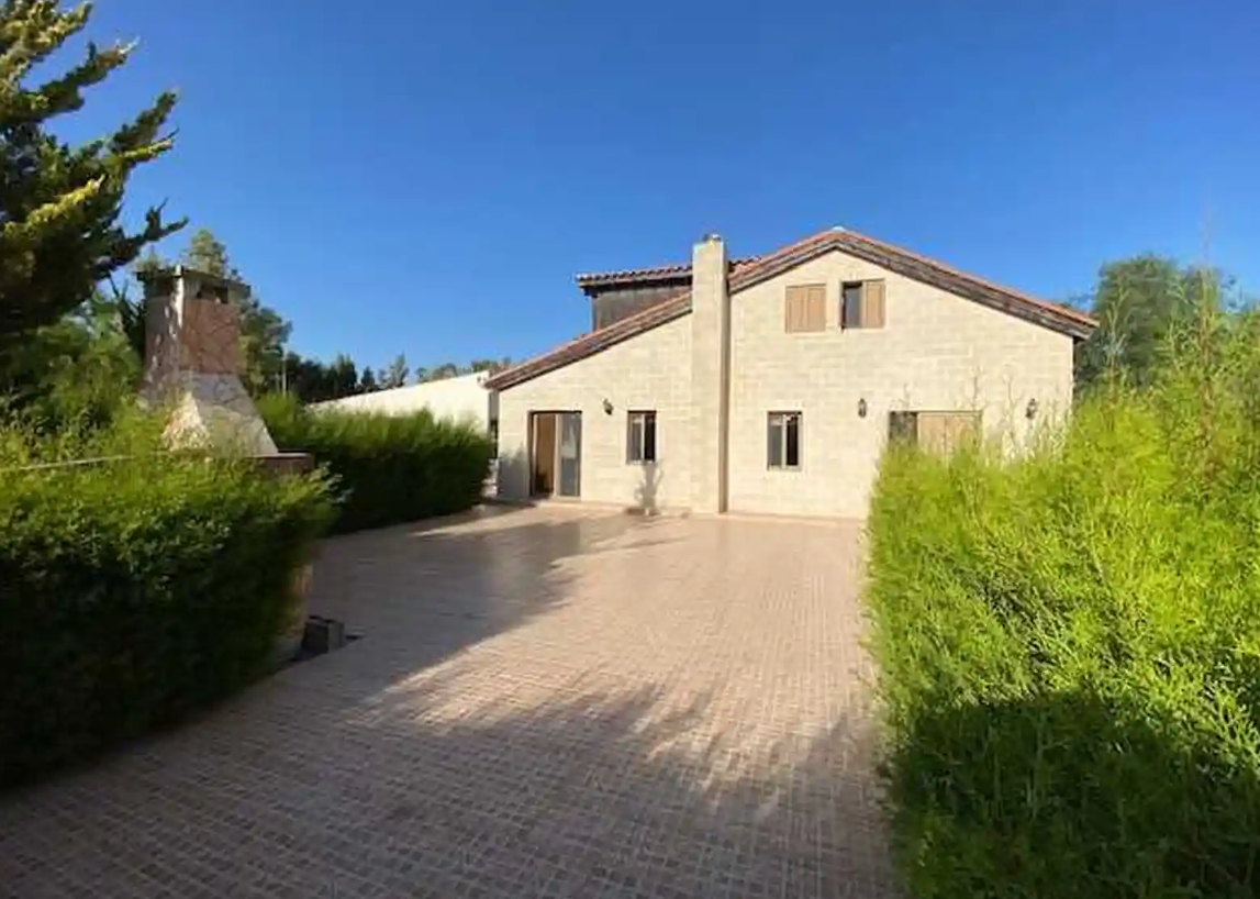 House in Pissouri, Cyprus, 270 m² - picture 1