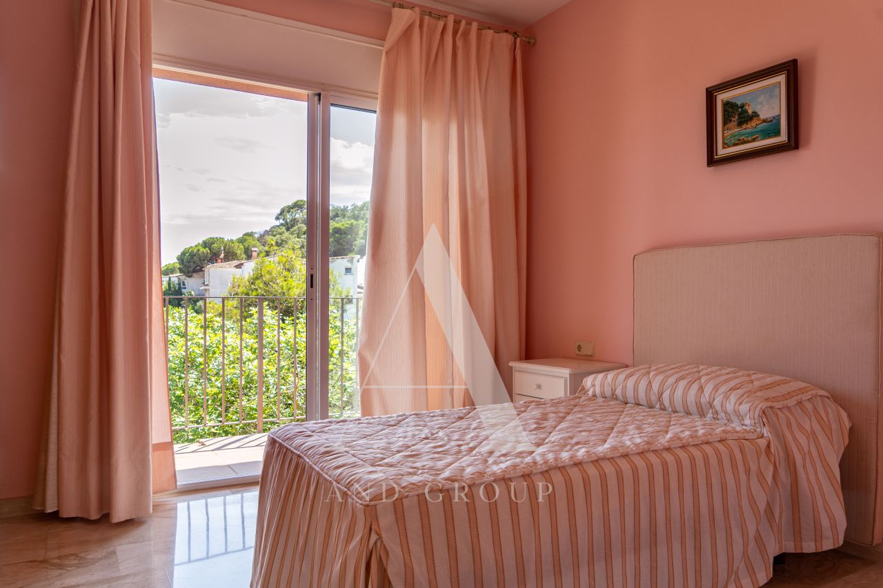 Villa in Lloret de Mar, Spain, 300 m² - picture 6