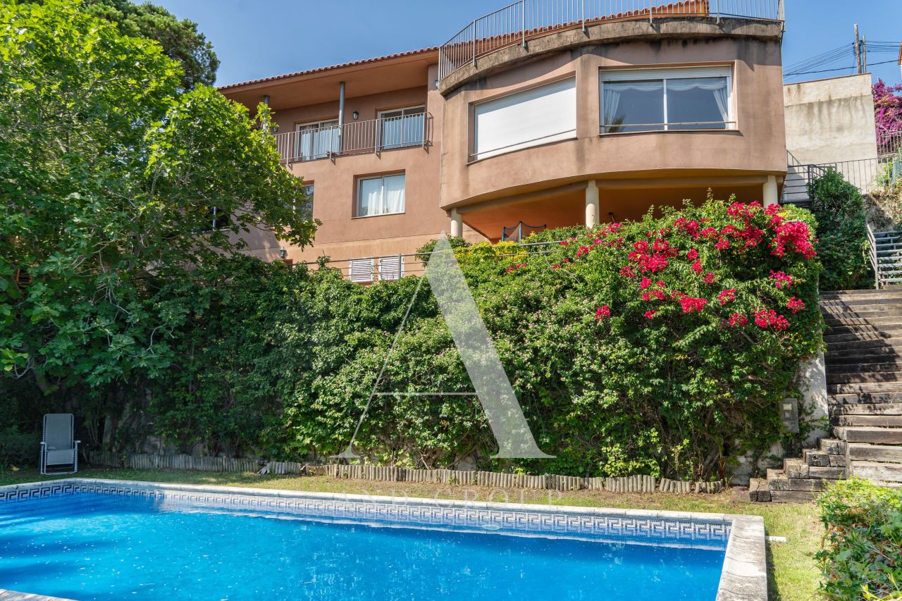 Villa in Lloret de Mar, Spain, 300 m² - picture 18