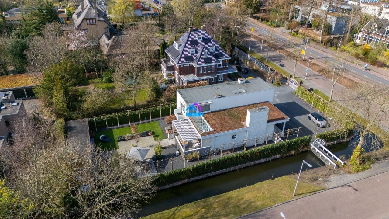 Villa en Rotterdam, Países Bajos, 221 m² - imagen 1