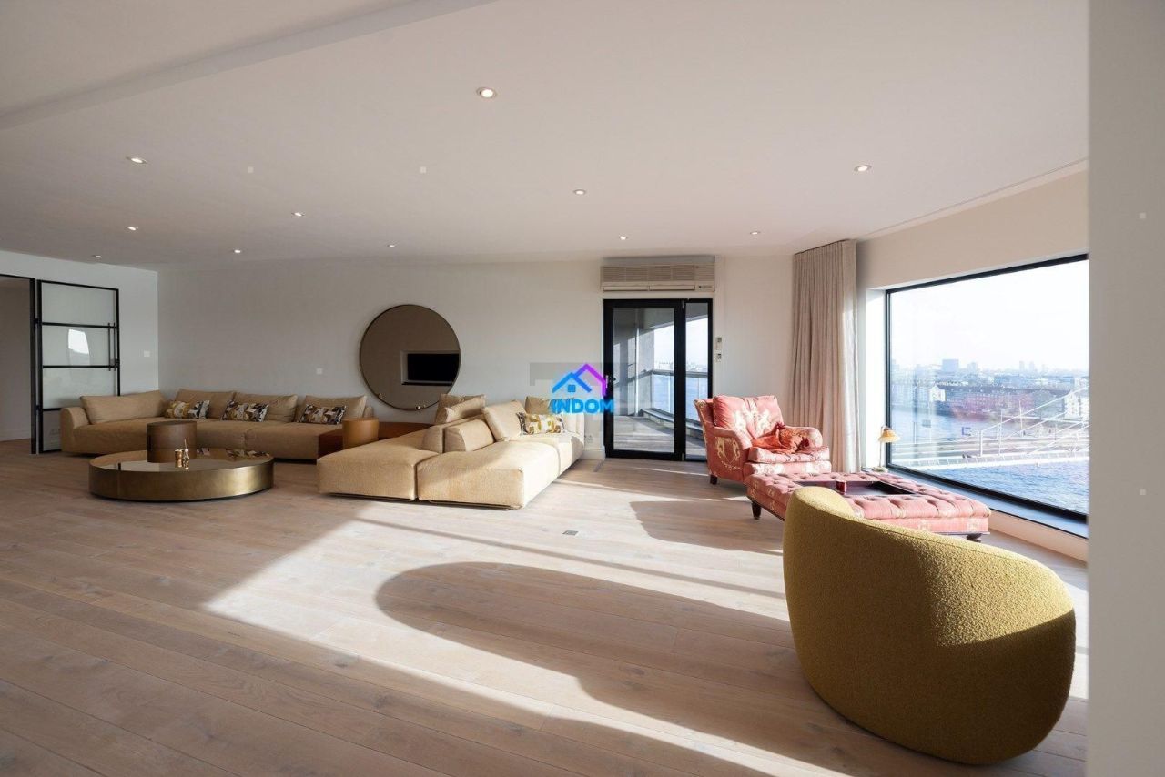 Apartamento en Rotterdam, Países Bajos, 224 m² - imagen 1