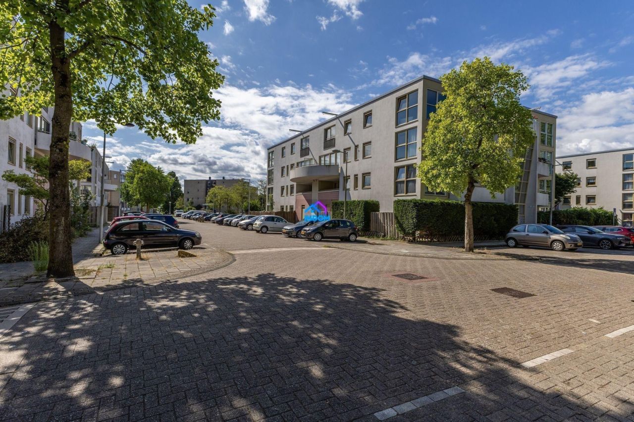 Apartamento en Ámsterdam, Países Bajos, 79 m² - imagen 1