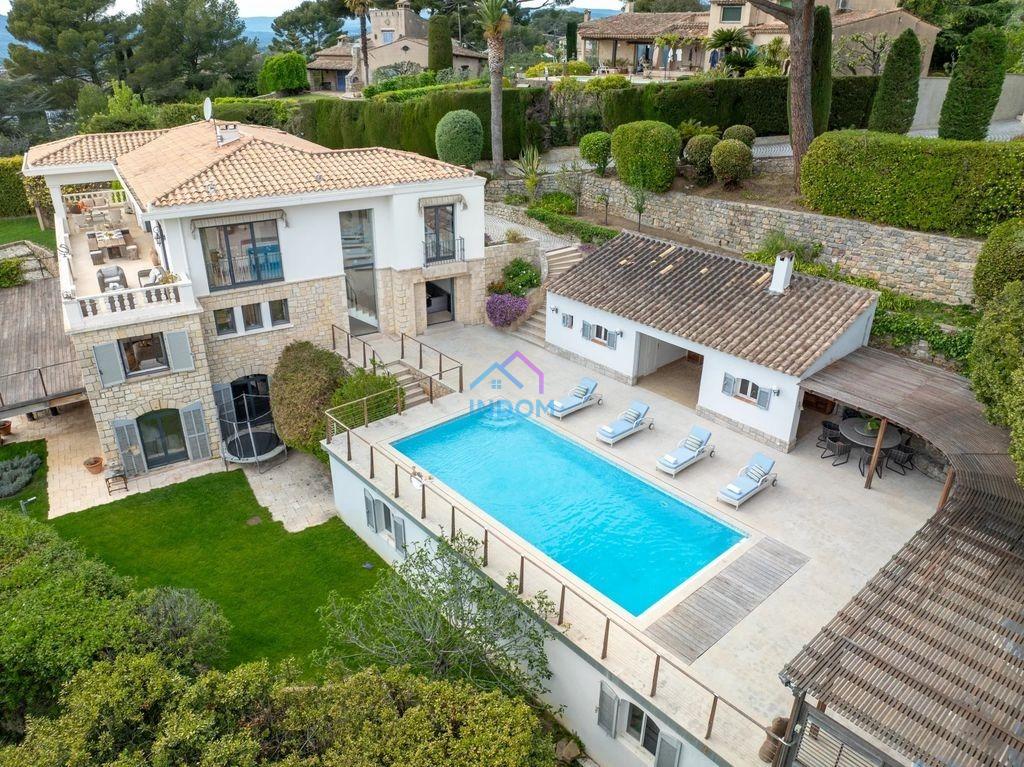Villa à Cannes, France, 870 m² - image 1