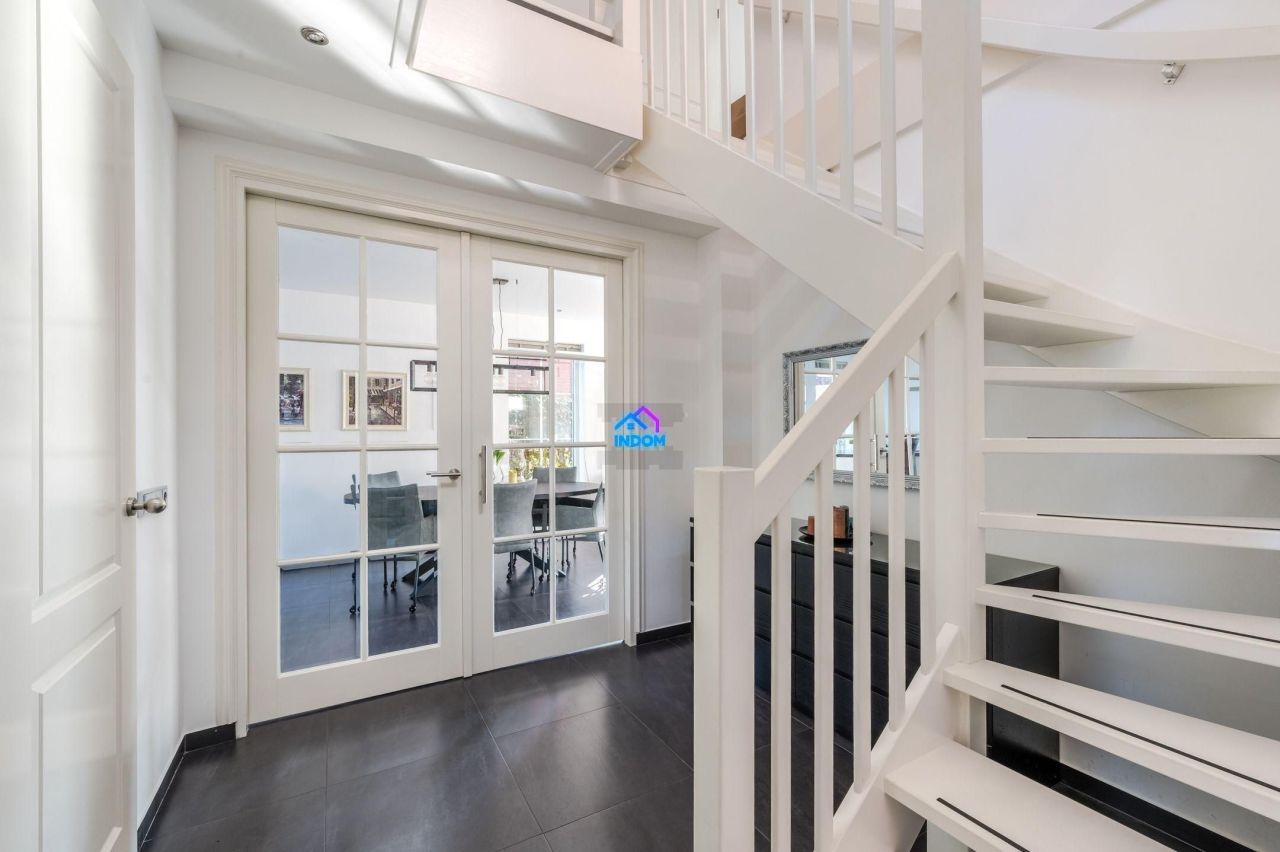 House Hofddorp, Netherlands, 179 m² - picture 2