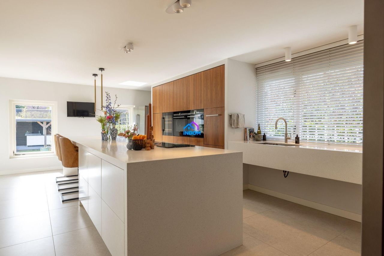 Villa in Rotterdam, Netherlands, 221 m² - picture 5