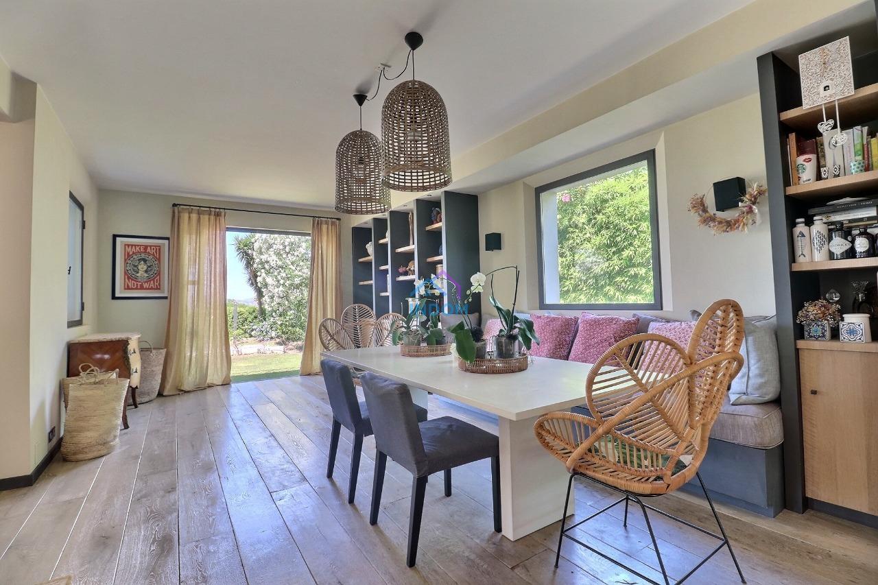 Villa en Saint-Tropez, Francia, 385 m² - imagen 10