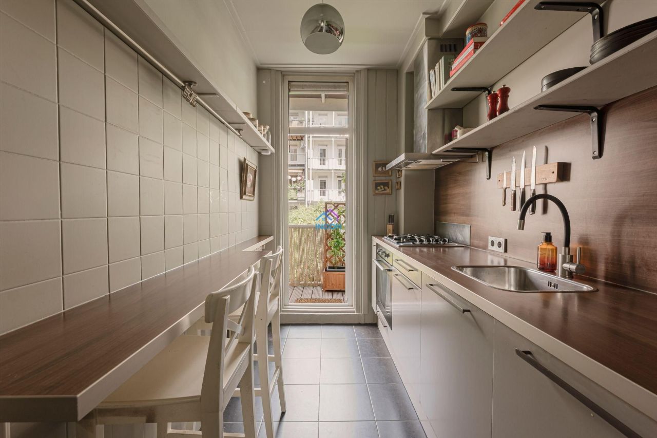 Apartment in Amsterdam, Netherlands, 67 m² - picture 14