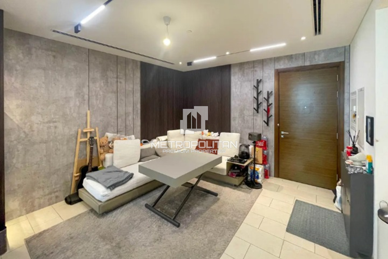 Apartment in Dubai, UAE, 55 m² - picture 1