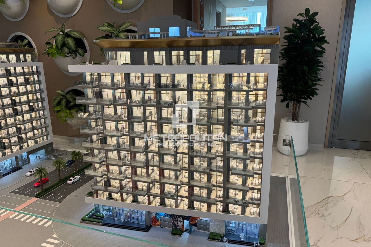Apartment in Dubai, UAE, 64 m² - picture 1