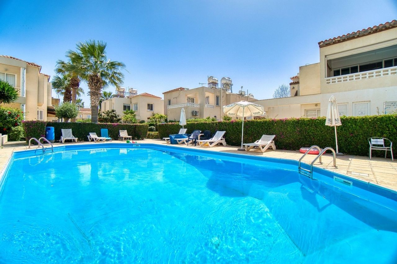 Apartment in Paphos, Cyprus, 70 m² - picture 1