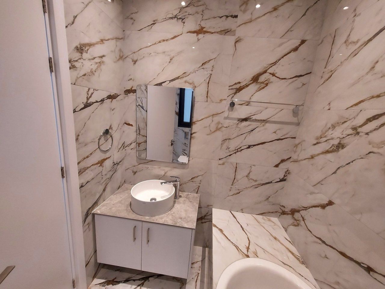 Apartment in Limassol, Cyprus, 113 m² - picture 2