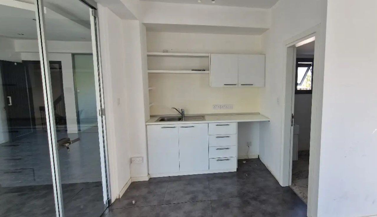 Bureau à Limassol, Chypre - image 4