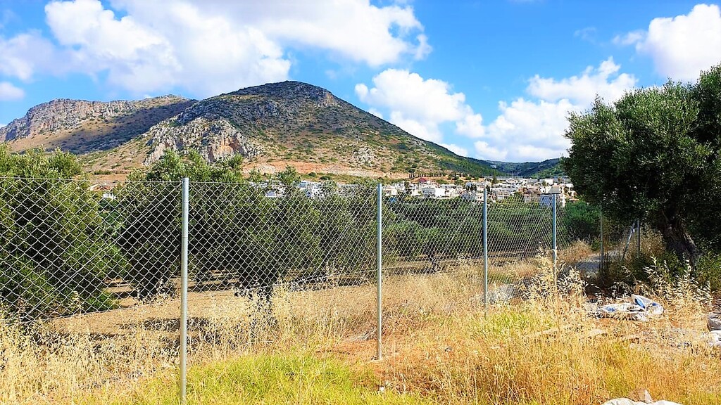 Land in Heraklion, Greece, 3 300 m² - picture 1